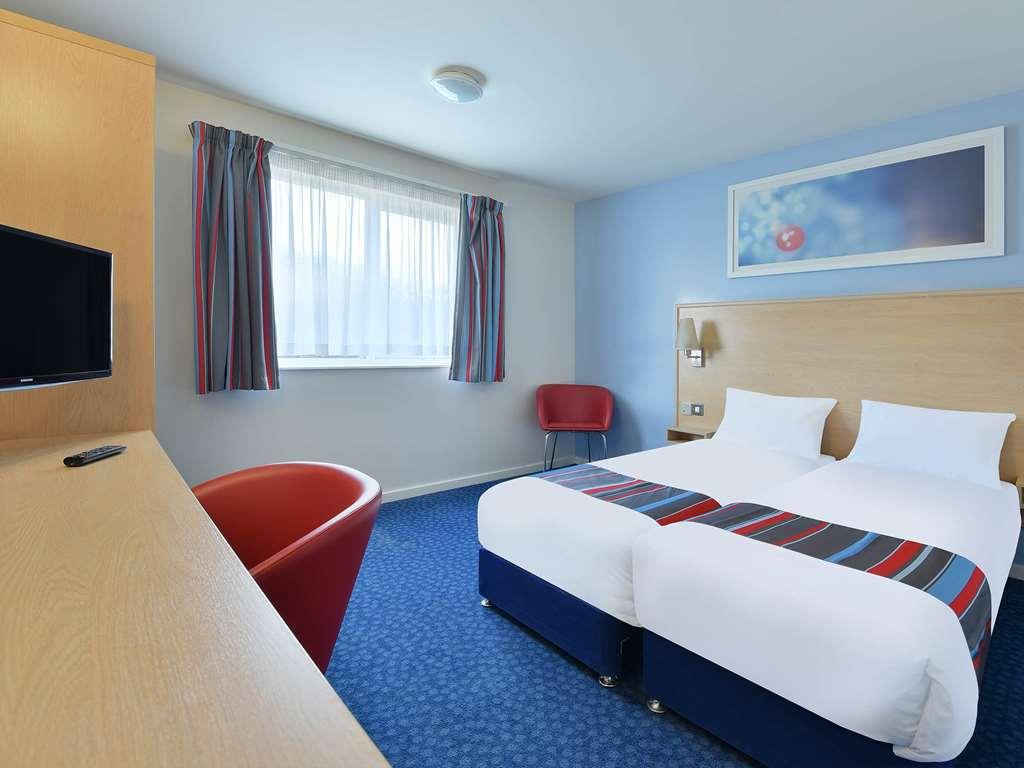 Travelodge Cardiff M4 Habitación foto