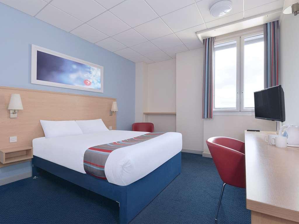 Travelodge Cardiff M4 Habitación foto