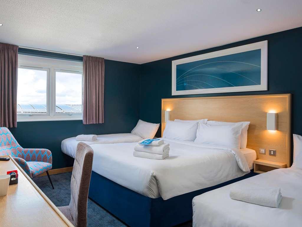 Travelodge Cardiff M4 Habitación foto