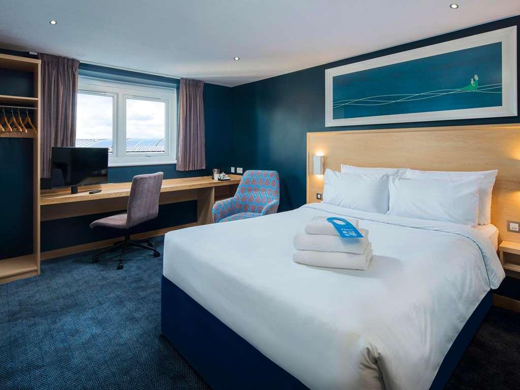 Travelodge Cardiff M4 Habitación foto
